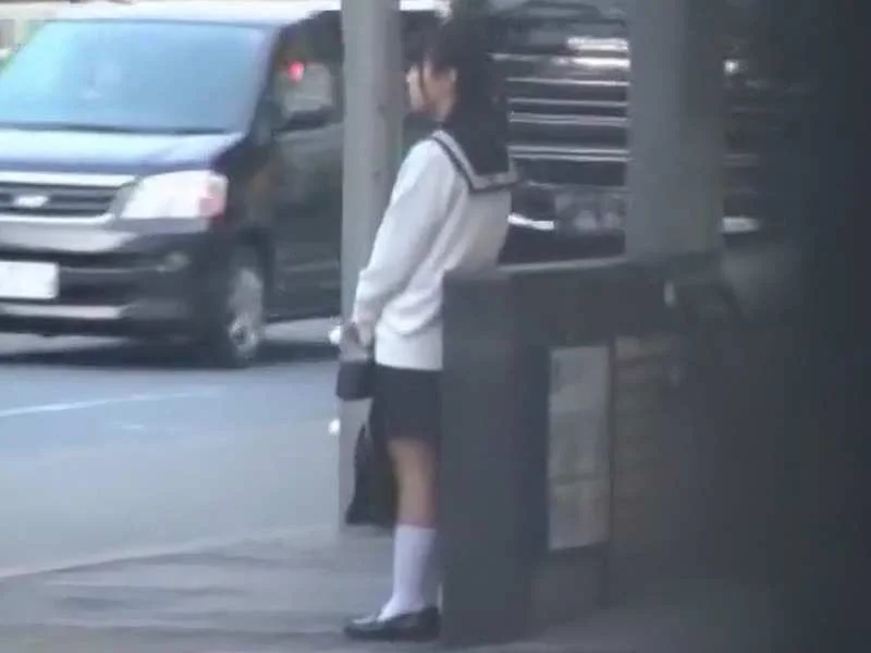 【盗撮動画】吹奏楽部の優等生じぇけが電車でめちゃめちゃに犯される痴漢動画。顔射フィニッシュが極悪すぎる