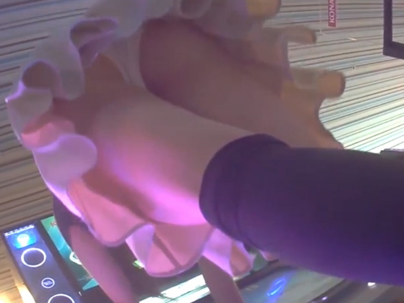 [Hidden Camera Video] At the arcade's rhythm game section, I could film upskirts of teenage girls all I wanted! Check it out lol