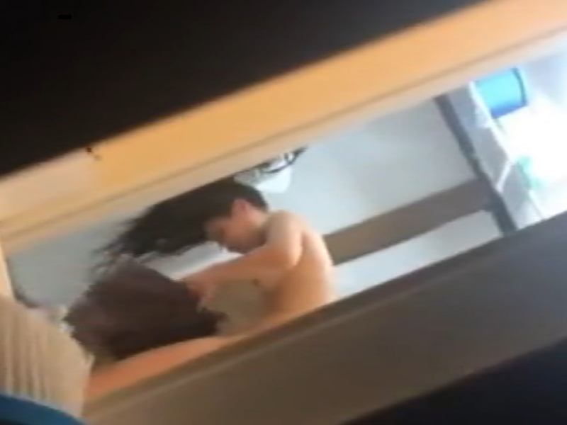 【盗撮動画】他人宅に不法侵入⇒窓から覗き撮りを繰り返す危険人物の民家盗撮動画、犯罪臭がやばすぎる...
