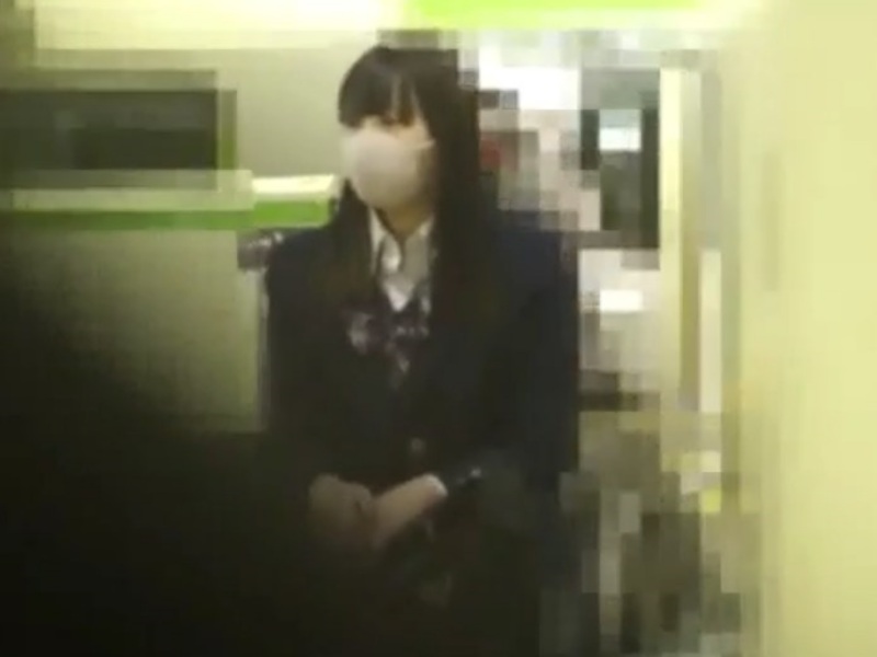 [Voyeur Video] The Entire Story of a Classic High School Beauty Targeted by a Professional Groper—From Start to Finish, Including the Moment He Presses His Penis Against Her on the Train