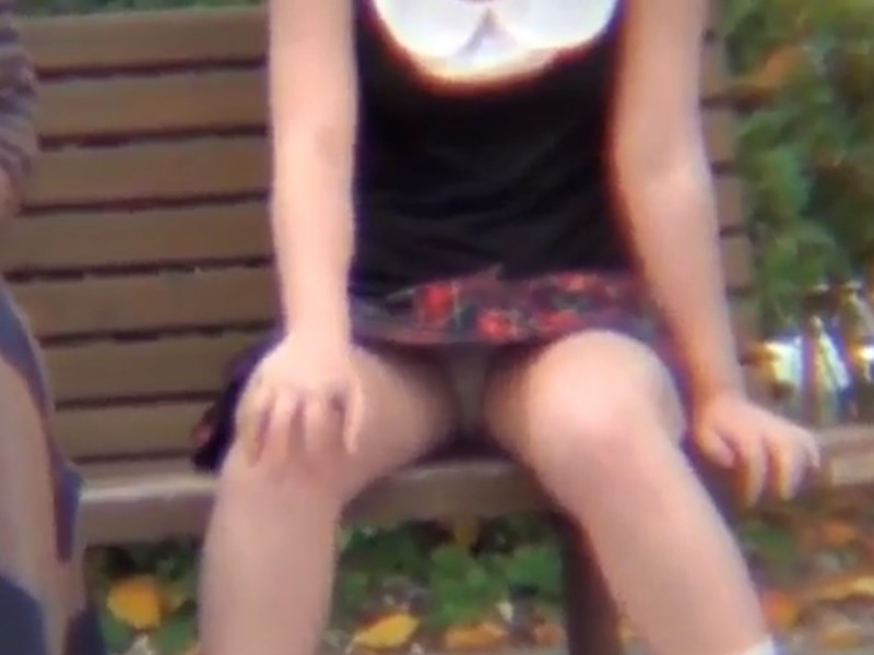 [Voyeur Video] A Vile Filmer Ruins a Happy Family Moment by Filming a Young Schoolgirl's Panty Flash...