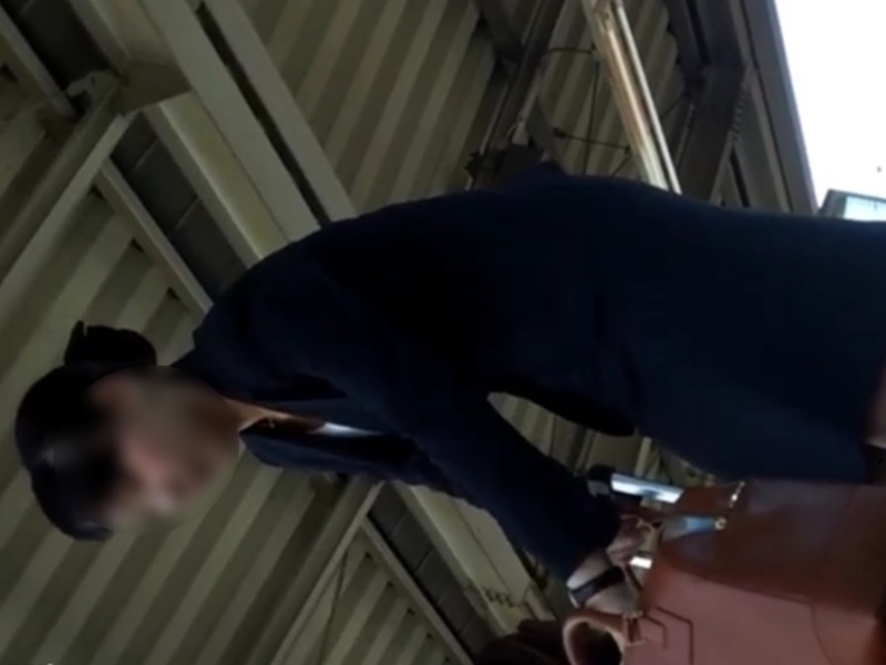 [Voyeur Video] Legendary upskirt footage of a stunning SSS-class flight attendant, filmed from below, has been leaked
