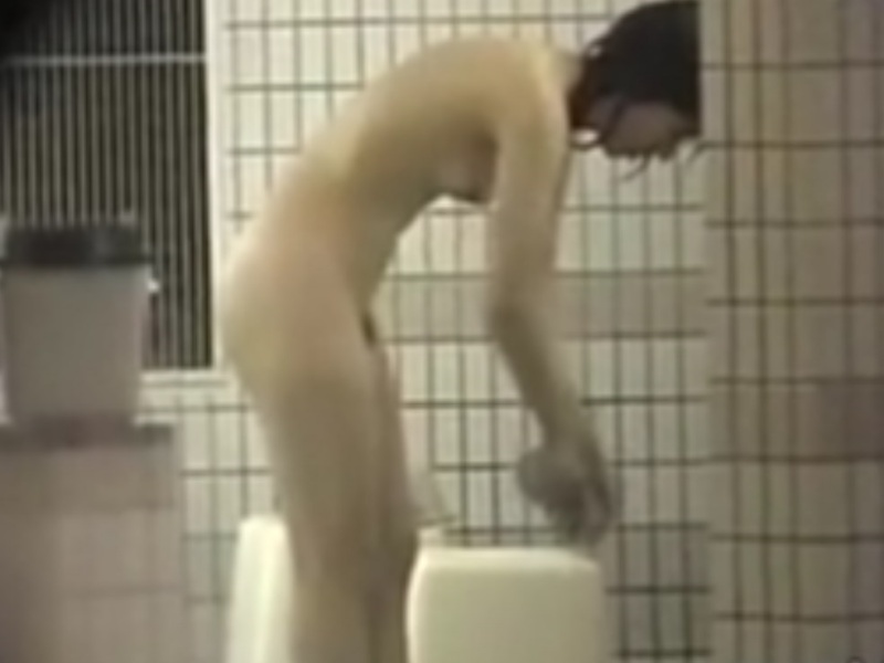 [Peeping Videos] The fact is, if you use a telephoto lens, there are women’s bathhouses like this—where you can peek to your heart’s content—all over the place...