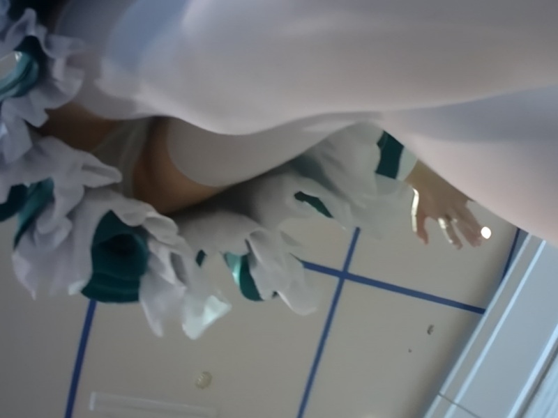 【盗撮動画】イベント会場でコスプレイヤーを逆さ撮りし放題！とあるカメコのパンチラ盗撮動画が公開される