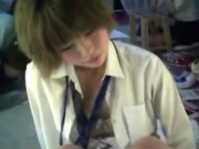 [Voyeur Video] Bras and panties fully exposed. Leaked footage from a high school girl observation club that was raided...