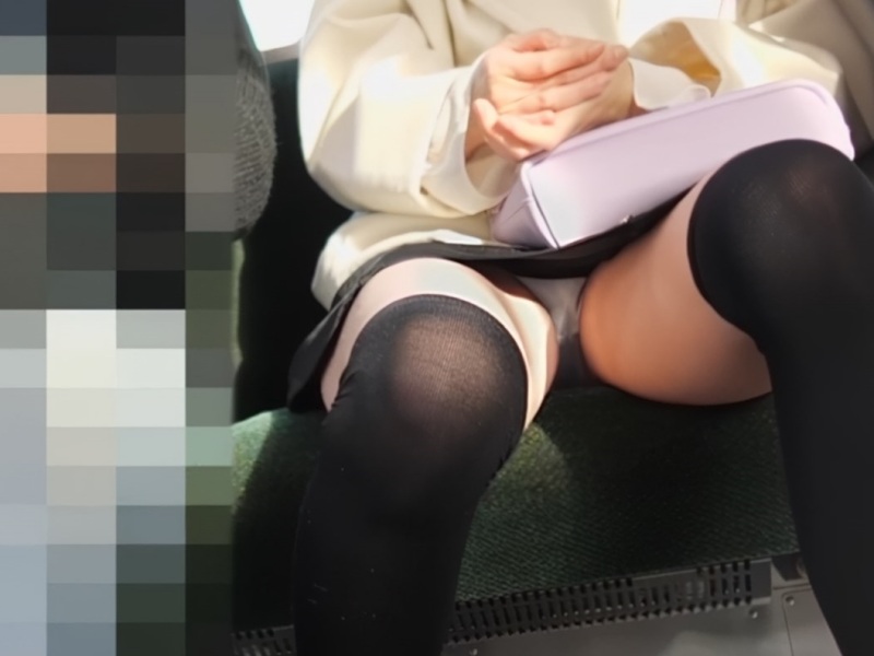 【盗撮動画】対面＆逆さで美形ギャルのパンチラ完全攻略！→しかしラストで盗撮バレ・・・