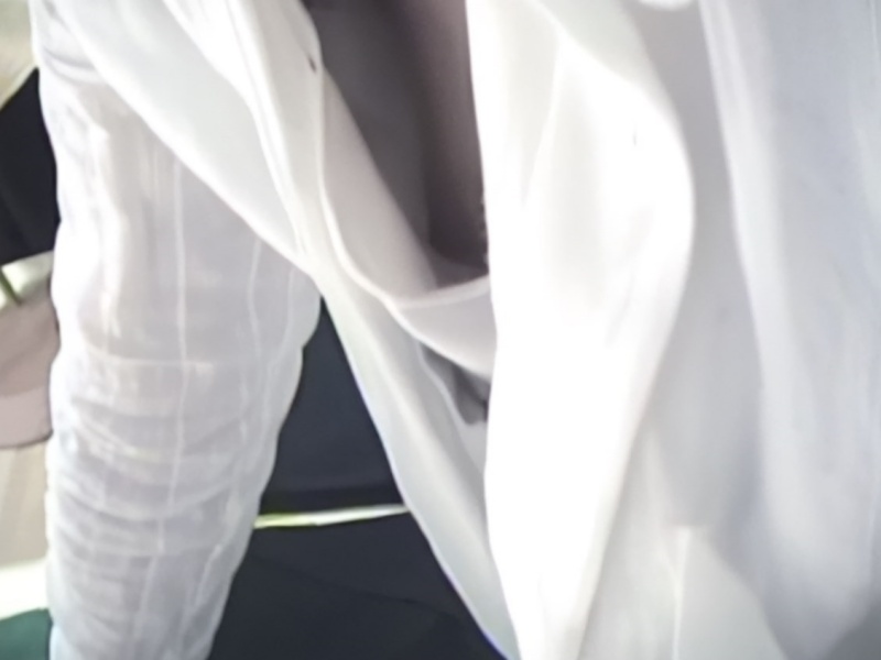 [Voyeur Video] A skilled videographer captures a shop clerk's accidental cleavage. National treasure-level technique that perfectly captures her nipples
