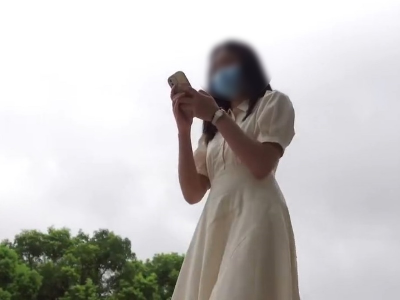 [Voyeur Video] A candid upskirt shot of a demure beauty dressed entirely in white. Naturally, she’s wearing pure white panties underneath.