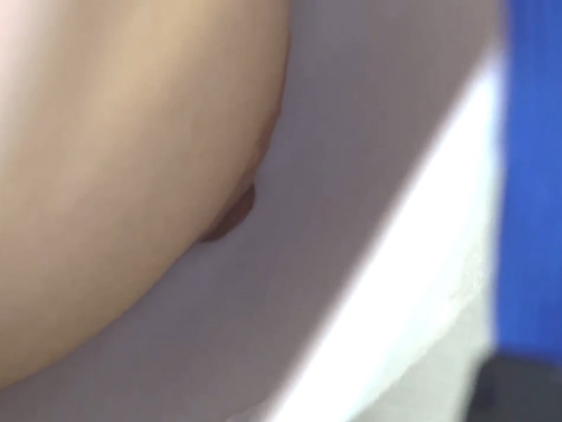 【盗撮動画】仕事中のOLの乳首とパンチラを盗み撮り。我が社の企画制作部での隠し撮り動画です