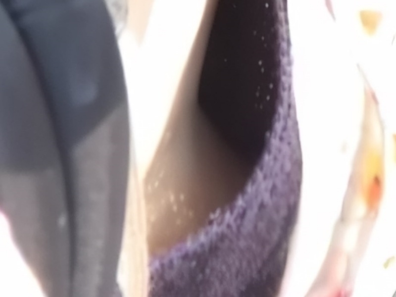 [Voyeur Videos] Serious Warning! Married Women So Absorbed in Taking Care of Their Kids That They Unwittingly Let Their Cleavage Show