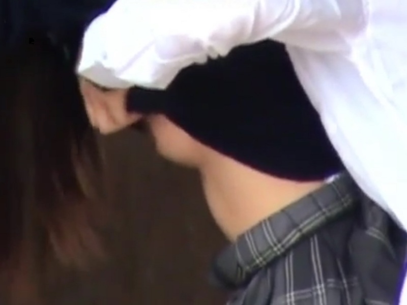 [Voyeur Video] A Gen Z couple is caught on camera by a passerby while having sex under a bridge