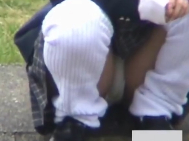 [Voyeur Video] After-School Upskirts of a Girly High School Girl Sitting &amp; Squatting. Fully Visible from the Opposite Bank (Winter Edition)