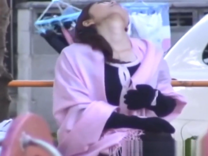 [Peeping Video] Identified the home of a beautiful mature woman spotted on the street → Successful footage of her masturbating captured via hidden camera