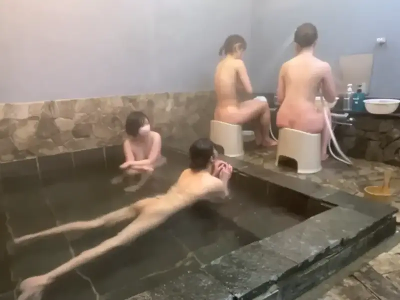[Voyeurism Video] A previously unreleased hidden camera video of a women’s bathhouse has just been released, sending shockwaves through the voyeurism community