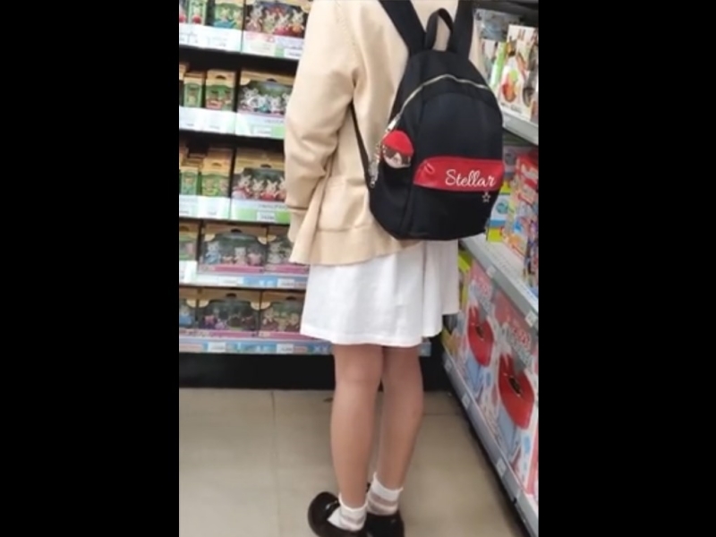 [Voyeur Videos] Upskirt shots taken with smartphone cameras are being posted all over social media, and people are saying they look seriously intense...