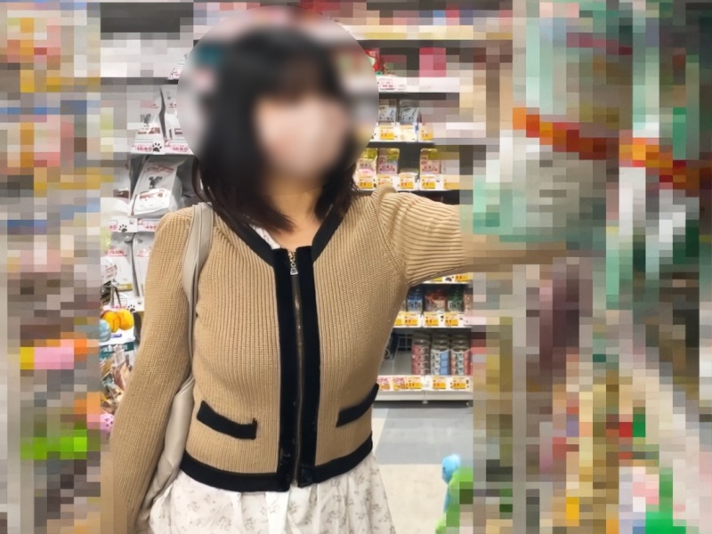 [Voyeur Video] Check out this upskirt shot of a busty girl with an 80/100 face and a perfect 100/100 bust (boobs visible)