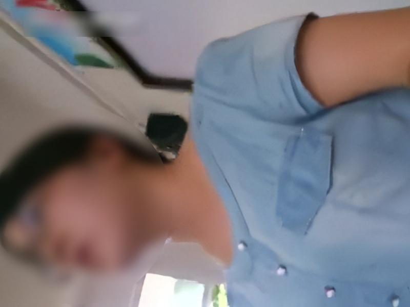 【盗撮動画】清楚で真面目なメガネの女教師さん、パンチラ動画を男子生徒にばら撒かれる