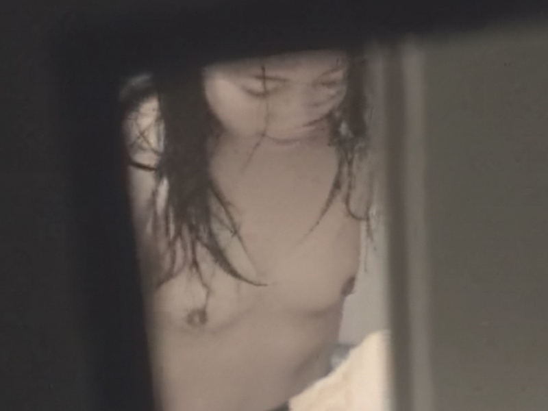 【盗撮動画】伝説の盗撮動画サイトpresents！ちっぱい娘の裸体を覗き見る民家隠し撮り映像。ガチものだぞ...