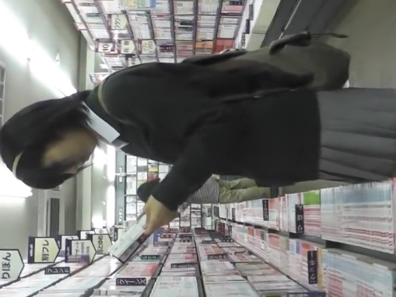 【盗撮バレ】※恐怖 調子にのって制服娘のパンチラ撮りまくった変態がどうなるかを動画でご覧ください・・・