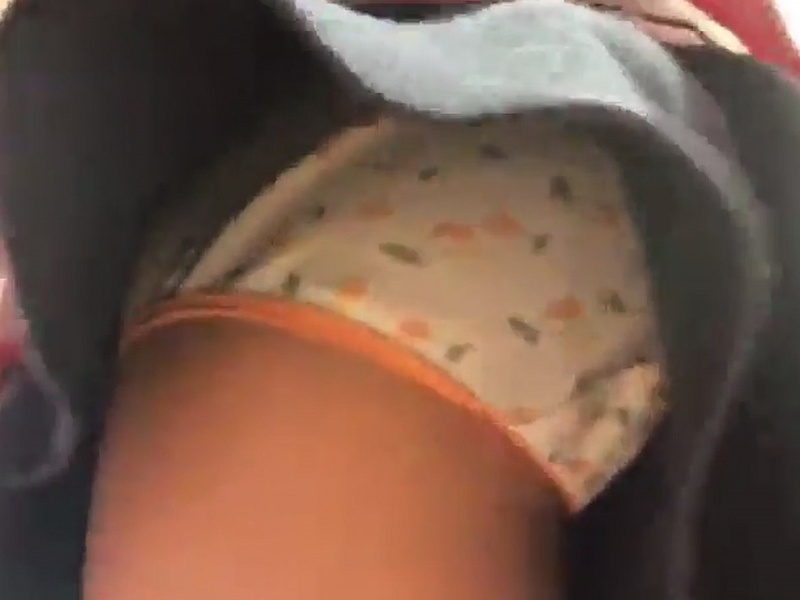 [Voyeur Video] The Case of the Upside-Down Footage Clips Over 15 Minutes Long That Contain Treasures Like These Cotton Panties