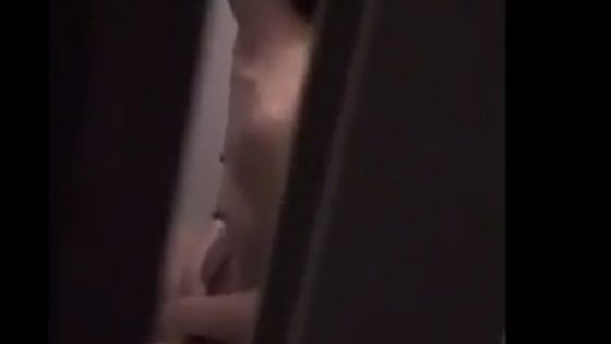 【盗撮動画】風呂場で発情した素人女子さん、恥ずかしすぎる本気のオナニーを覗き撮りされる・・・