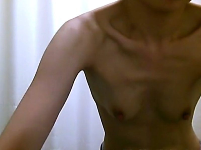 【盗撮動画】スレンダーボディにリアルな貧乳のガチ素人OLの着替え隠し撮り映像
