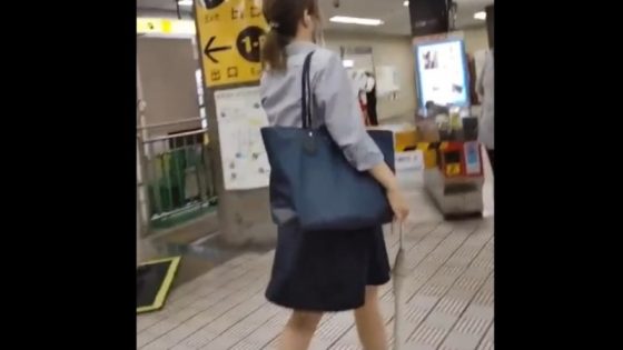 【盗撮動画】駅構内でガチ素人OLの逆さ撮りパンチラ3人分。犯罪臭がヤバい映像がネットに出回る